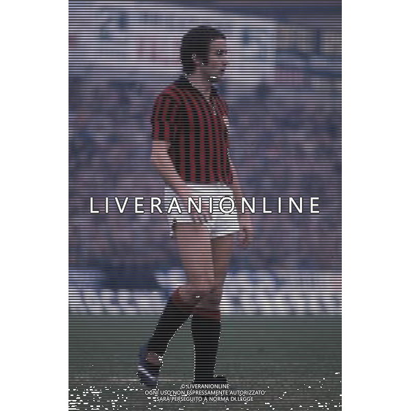 RETROSPETTIVA LUCIANO CHIARUGI ALLENATORE E CALCIATORE NELLA FOTO LUCIANO CHIARUGI CON LA MAGLIA DEL MILAN AG ALDO LIVERANI SAS