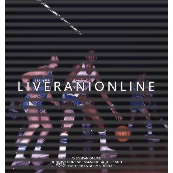 RETROSPETTIVA VITTORIO FERRACINI BASKET NELLA FOTO VITTORIO FERRACINI CON LA MAGLIA INNOCENTI AG ALDO LIVERANI SAS