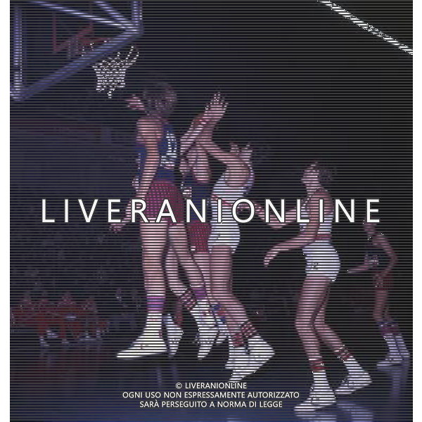 RETROSPETTIVA VITTORIO FERRACINI BASKET NELLA FOTO VITTORIO FERRACINI CON LA MAGLIA CINZANO AG ALDO LIVERANI SAS