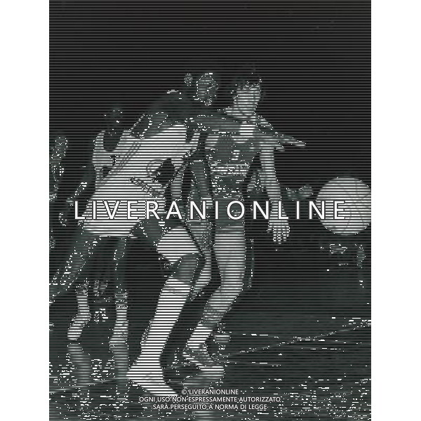 RETROSPETTIVA VITTORIO FERRACINI BASKET NELLA FOTO VITTORIO FERRACINI CON LA MAGLIA CINZANO AG ALDO LIVERANI SAS