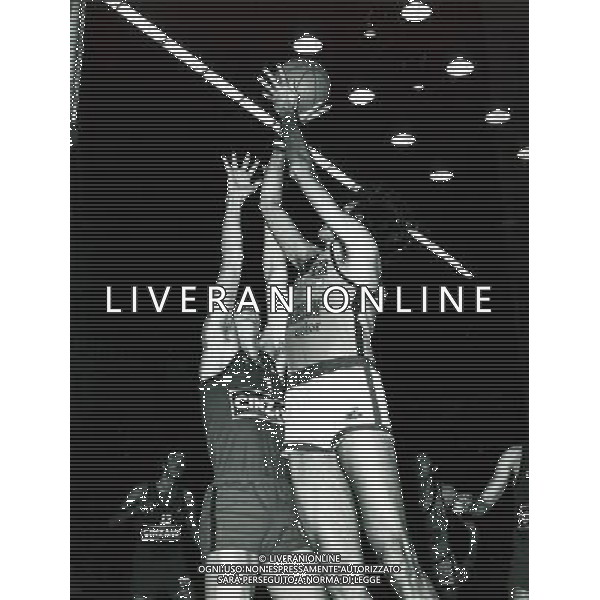 RETROSPETTIVA VITTORIO FERRACINI BASKET NELLA FOTO VITTORIO FERRACINI CON LA MAGLIA CINZANO AG ALDO LIVERANI SAS