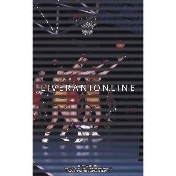 RETROSPETTIVA VITTORIO FERRACINI BASKET NELLA FOTO VITTORIO FERRACINI CON LA MAGLIA CINZANO AG ALDO LIVERANI SAS