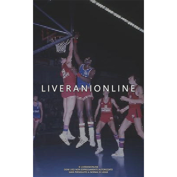 RETROSPETTIVA VITTORIO FERRACINI BASKET NELLA FOTO VITTORIO FERRACINI CON LA MAGLIA CINZANO AG ALDO LIVERANI SAS