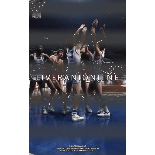 RETROSPETTIVA VITTORIO FERRACINI BASKET NELLA FOTO VITTORIO FERRACINI CON LA MAGLIA BILLY AG ALDO LIVERANI SAS