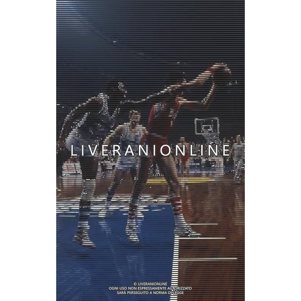 RETROSPETTIVA VITTORIO FERRACINI BASKET NELLA FOTO VITTORIO FERRACINI CON LA MAGLIA BILLY AG ALDO LIVERANI SAS