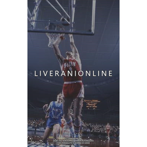 RETROSPETTIVA VITTORIO FERRACINI BASKET NELLA FOTO VITTORIO FERRACINI CON LA MAGLIA BILLY AG ALDO LIVERANI SAS