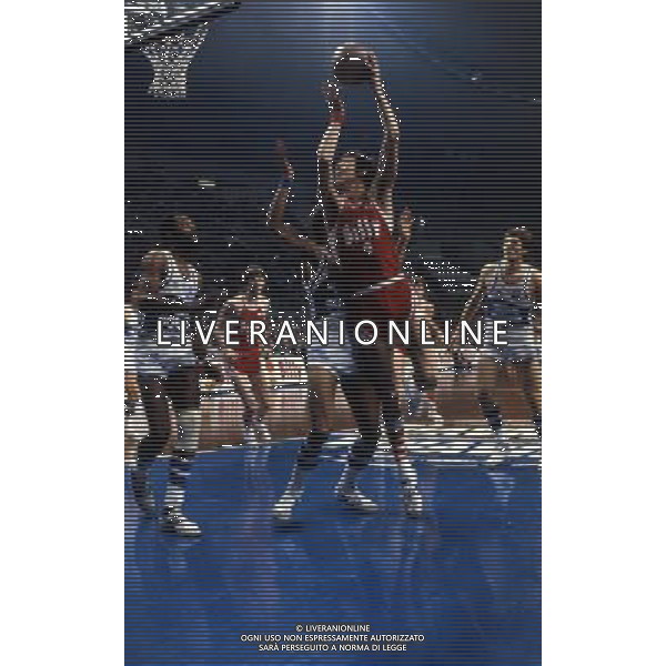 RETROSPETTIVA VITTORIO FERRACINI BASKET NELLA FOTO VITTORIO FERRACINI CON LA MAGLIA BILLY AG ALDO LIVERANI SAS