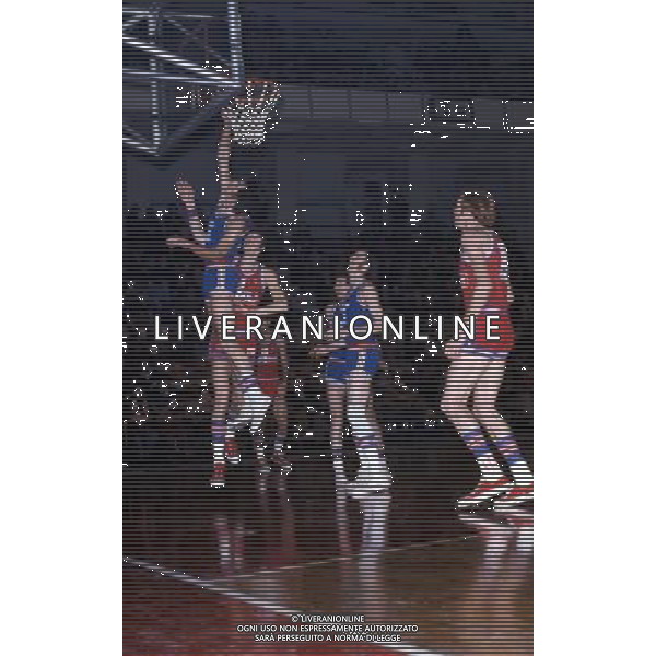 RETROSPETTIVA VITTORIO FERRACINI BASKET NELLA FOTO VITTORIO FERRACINI CON LA MAGLIA CINZANO AG ALDO LIVERANI SAS