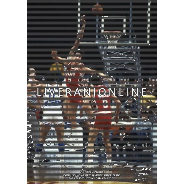 RETROSPETTIVA VITTORIO FERRACINI BASKET NELLA FOTO VITTORIO FERRACINI CON LA MAGLIA BILLY AG ALDO LIVERANI SAS