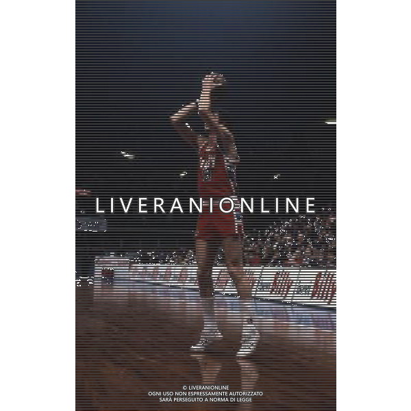 RETROSPETTIVA VITTORIO FERRACINI BASKET NELLA FOTO VITTORIO FERRACINI CON LA MAGLIA BILLY AG ALDO LIVERANI SAS