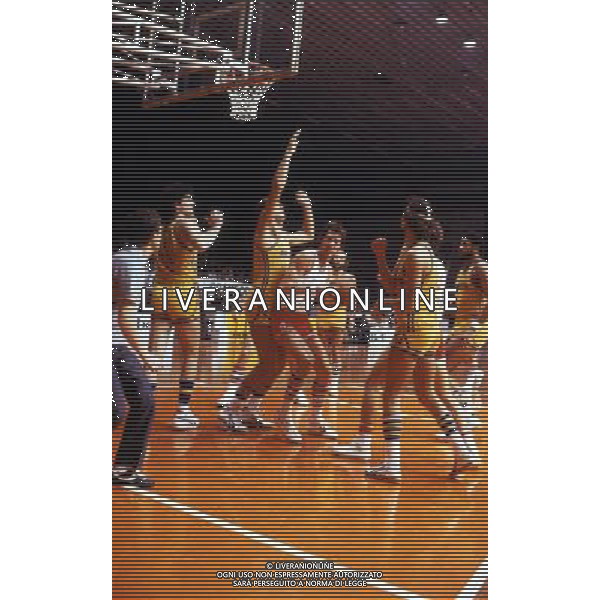 RETROSPETTIVA VITTORIO FERRACINI BASKET NELLA FOTO VITTORIO FERRACINI CON LA MAGLIA BILLY AG ALDO LIVERANI SAS