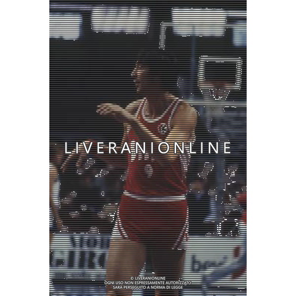 RETROSPETTIVA VITTORIO FERRACINI BASKET NELLA FOTO VITTORIO FERRACINI CON LA MAGLIA BILLY AG ALDO LIVERANI SAS