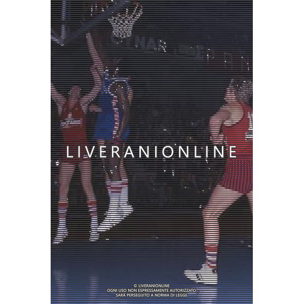 RETROSPETTIVA VITTORIO FERRACINI BASKET NELLA FOTO VITTORIO FERRACINI CON LA MAGLIA CINZANO AG ALDO LIVERANI SAS