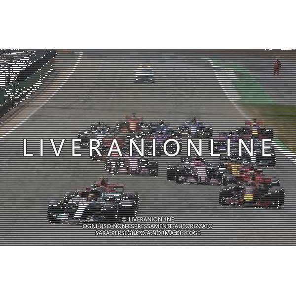 Lewis Hamilton (GBR) Mercedes AMG F1 W08 leads at the start of the race. 16.07.2017. Formula 1 World Championship, Rd 10, British Grand Prix, Silverstone, England, Race Day. / AGENZIA ALDO LIVERANI SAS - ITALY ONLY EDITORIAL USE ONLY - Gp F1 Inghilterra Gara 16.07.2017