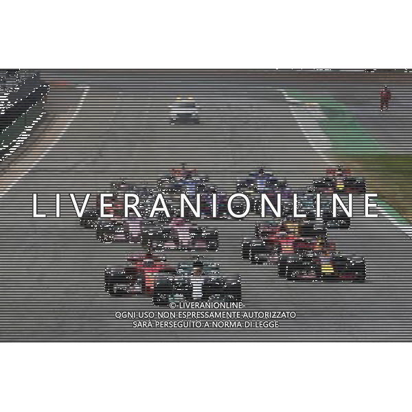 Lewis Hamilton (GBR) Mercedes AMG F1 W08 leads at the start of the race. 16.07.2017. Formula 1 World Championship, Rd 10, British Grand Prix, Silverstone, England, Race Day. / AGENZIA ALDO LIVERANI SAS - ITALY ONLY EDITORIAL USE ONLY - Gp F1 Inghilterra Gara 16.07.2017