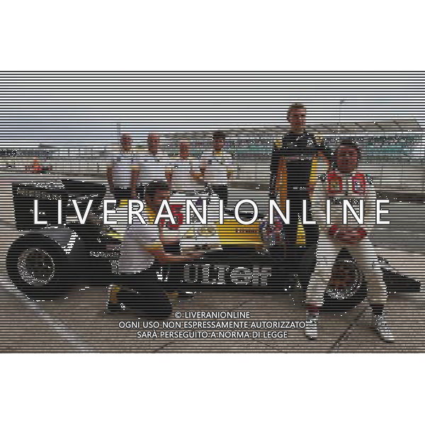 Rene Arnoux (FRA) with Sergey Sirotkin (RUS) Renault Sport F1 Team Third Driver and the Renault RE40. 16.07.2017. Formula 1 World Championship, Rd 10, British Grand Prix, Silverstone, England, Race Day. AG ALDO LIVERANI SAS ONLY ITALY