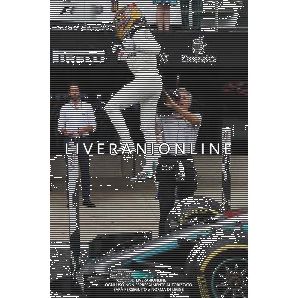 Race winner Lewis Hamilton (GBR) Mercedes AMG F1 W08 celebrates in parc ferme. 16.07.2017. Formula 1 World Championship, Rd 10, British Grand Prix, Silverstone, England, Race Day. AG ALDO LIVERANI SAS ONLY ITALY