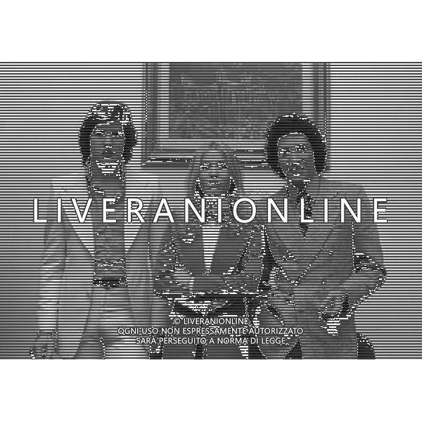 Il 26mo Festival della canzone italiana al salone delle feste del Casino\' di Sanremo dal 19 al 21 febbraio 1976 - RETROSPETTIVA nella foto Sandro Giacobbe, Dori Ghezzi, Antonio Buonomo © ARCHIVIO / AGENZIA ALDO LIVERANI SAS