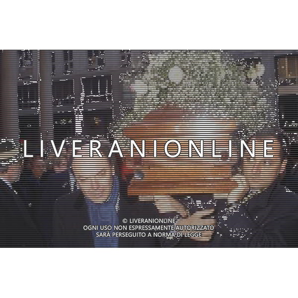Leonardo Enrico Forneron Mondadori editore italiano - RETROSPETTIVA nella foto al funerale della madre Laura ( Mimma ) Mondadori nel 1991 con Luca Formenton © ARCHIVIO / AGENZIA ALDO LIVERANI SAS