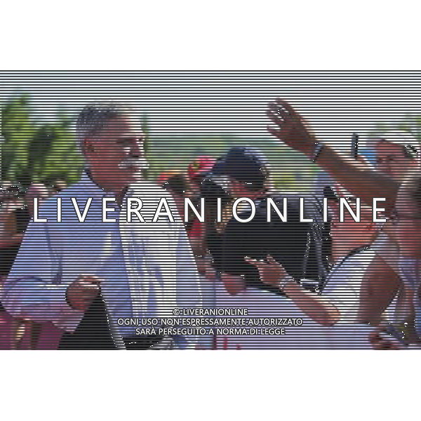 Chase Carey (USA) Formula One Group Chairman with fans. 29.07.2017. Formula 1 World Championship, Rd 11, Hungarian Grand Prix, Budapest, Hungary, Qualifying Day. /AGENZIA ALDO LIVERANI SAS - ITALY ONLY - EDITORIAL USE ONLY - GP F1 UNGHERIA PROVE UFFICIALI QUALIFICHE 29/07/2017