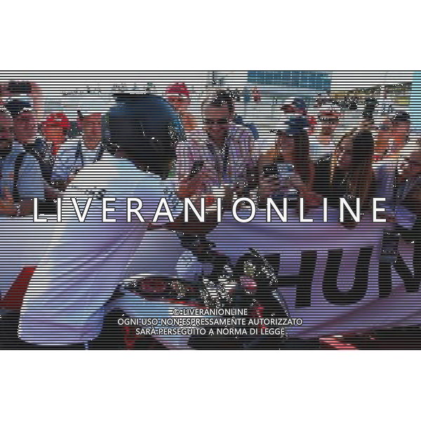 Lewis Hamilton (GBR) Mercedes AMG F1 signs autographs for the fans. 29.07.2017. Formula 1 World Championship, Rd 11, Hungarian Grand Prix, Budapest, Hungary, Qualifying Day. /AGENZIA ALDO LIVERANI SAS - ITALY ONLY - EDITORIAL USE ONLY - GP F1 UNGHERIA PROVE UFFICIALI QUALIFICHE 29/07/2017