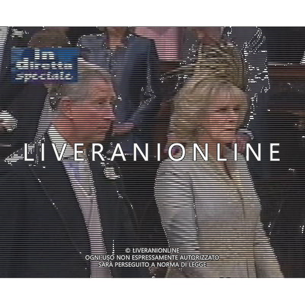 LONDRA 09/04/2005 MATRIMONIO FRA IL PRINCIPE CARLO D\'INGHILTERRA E CAMILLA PARKER-BOWLES OBBLIGATORIO CITARE LA FONTE TELEVISIVA FOTO AG. ALDO LIVERANI