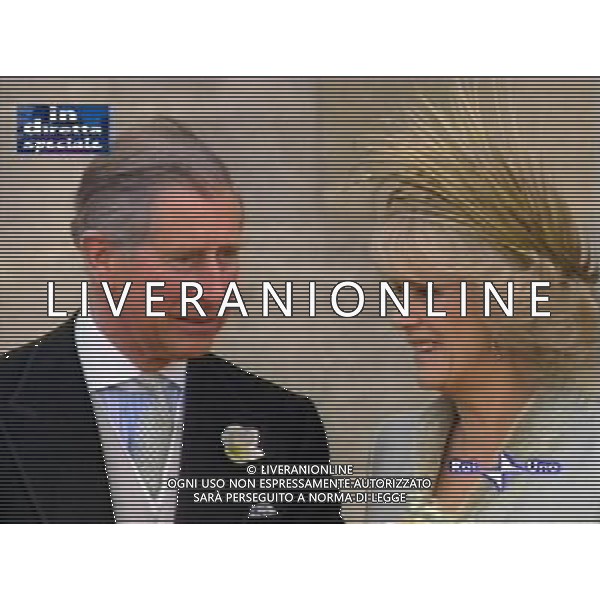 LONDRA 09/04/2005 MATRIMONIO FRA IL PRINCIPE CARLO D\'INGHILTERRA E CAMILLA PARKER-BOWLES OBBLIGATORIO CITARE LA FONTE TELEVISIVA FOTO AG. ALDO LIVERANI
