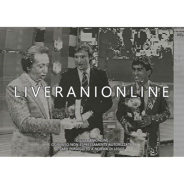 RETROSPETTIVA FRANCESCO MORINI CALCIATORE E DIRIGENTE SPORTIVO NELLA FOTO FRANCESCO MORINI CON MIKE BONGIORNO E GIUSEPPE GALDERISI AG ALDO LIVERANI SAS