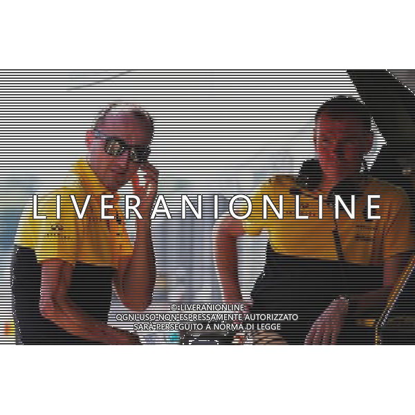 Robert Kubica (POL) Renault Sport F1 Team Test Driver with Alan Permane (GBR) Renault Sport F1 Team Trackside Operations Director on the pit gantry. 01.08.2017. Formula 1 Testing, Budapest, Hungary. /AGENZIA ALDO LIVERANI SAS - ITALY ONLY - EDITORIAL USE ONLY