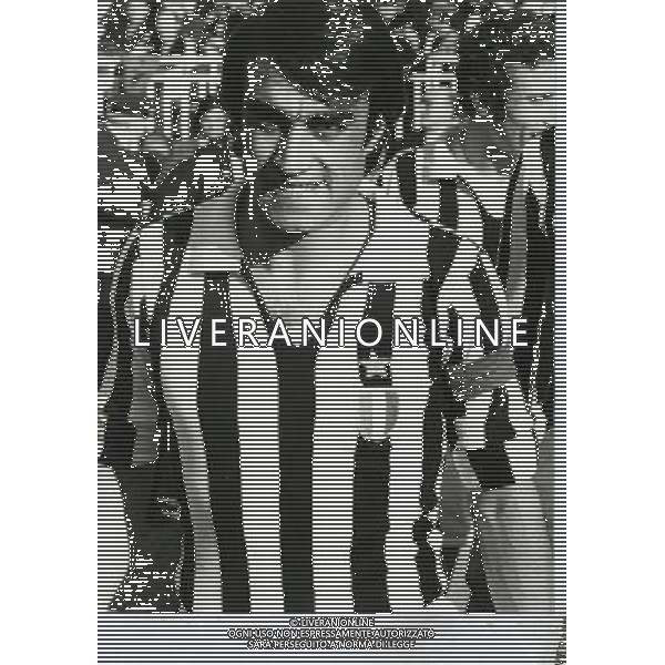 RETROSPETTIVA PIETRO ANASTASI CALCIATORE NELLA FOTO PIETRO ANASTASI CON LA MAGLIA DELLA JUVENTUS AG ALDO LIVERANI SAS