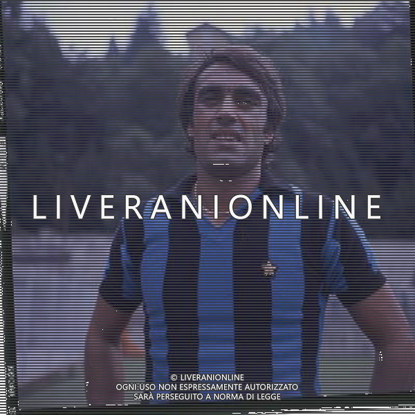 RETROSPETTIVA PIETRO ANASTASI CALCIATORE NELLA FOTO PIETRO ANASTASI CON LA MAGLIA DELL\'INTER AG ALDO LIVERANI SAS