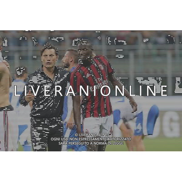 03-08-17 MILANO EUROPA LEAGUE AC MILAN VS CSU CRAIOVA NELLA FOTO:MONTELLA VINCENZO CON NIANG A FINE PARTITA FOTO PAOLA GARBUIO/AG.ALDO LIVERANI