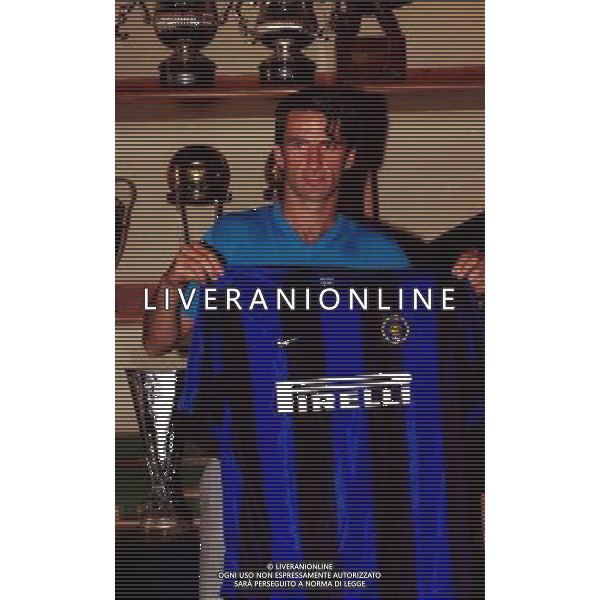 Christian Panucci Calciatore alla presentazione nella sede dell\'Internazionale 1999/2000 Ph archivio Ag. Aldo Liverani sas