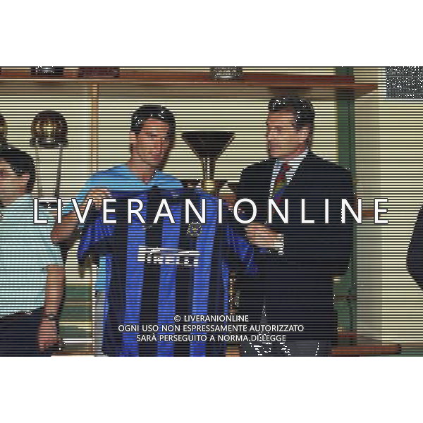 RETROSPETTIVA CHRISTIAN PANUCCI CALCIATORE NELLA FOTO CHRISTIAN PANUCCI CON LA MAGLIA DELL\'INTER E GIACINTO FACCHETTI AG ALDO LIVERANI SAS