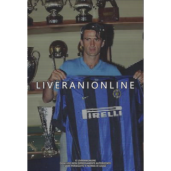 RETROSPETTIVA CHRISTIAN PANUCCI CALCIATORE NELLA FOTO CHRISTIAN PANUCCI CON LA MAGLIA DELL\'INTER E GIACINTO FACCHETTI AG ALDO LIVERANI SAS