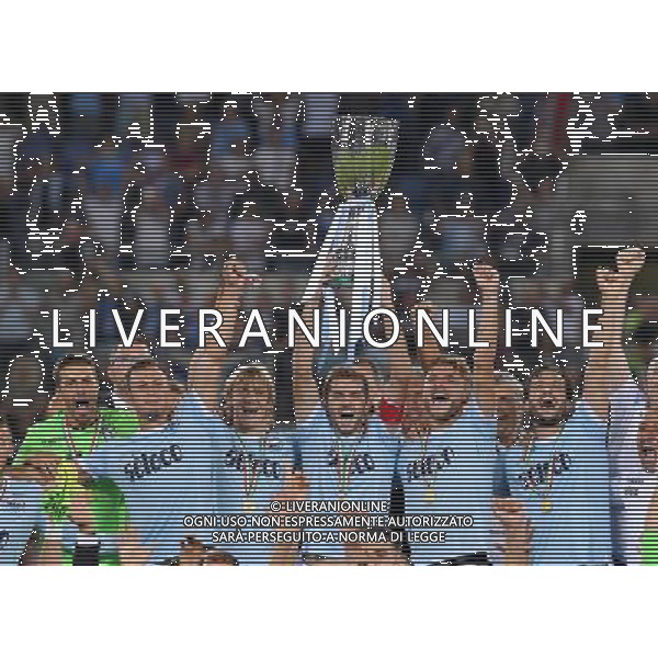 Supercoppa TIM 2017 Roma - 13.08.2017 Juventus-Lazio Nella Foto: esultanza e festeggiamenti a fine gara della lazio - lulic alza la coppa /Ph.Vitez-Ag. Aldo Liverani