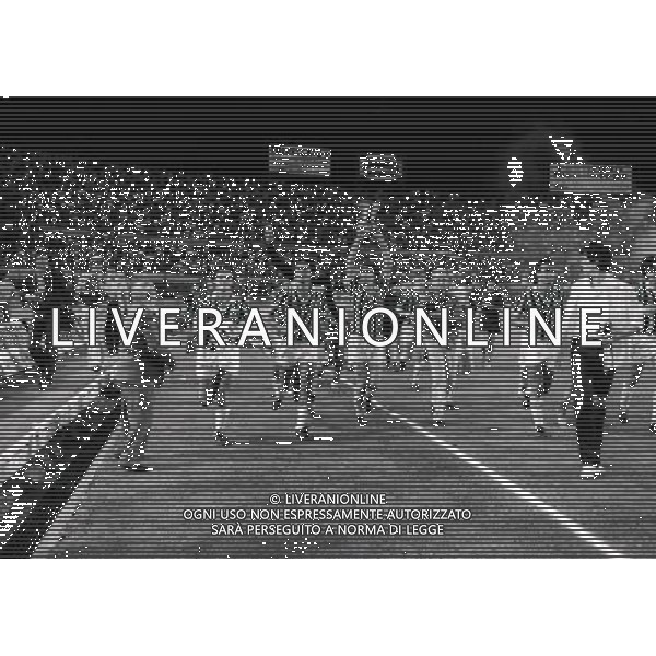 22-06-1983 TORINO- FINALE DI COPPA ITALIA JUVENTUS VERONA 3-0 NELLA FOTO I GIOCATORI DELLA JUVENTUS VINCE LA COPPA ITALIA MARCO TARDELLI AG ALDO LIVERANI SAS