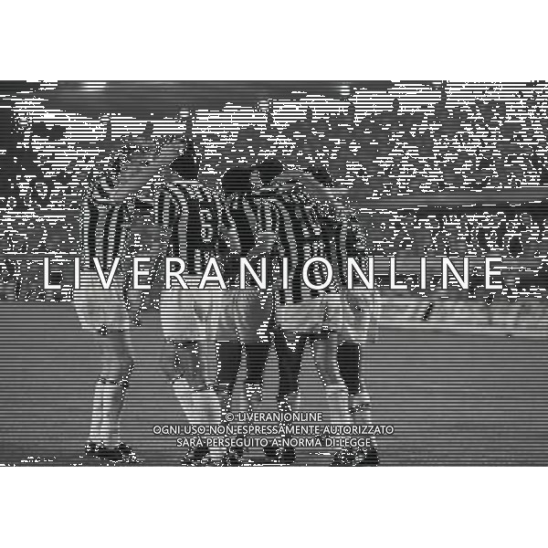 22-06-1983 TORINO- FINALE DI COPPA ITALIA JUVENTUS VERONA 3-0 NELLA FOTO ABBRACCI GIOCATORI JUVENTUS AG ALDO LIVERANI SAS