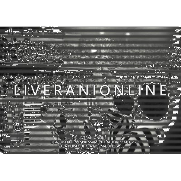 22-06-1983 TORINO- FINALE DI COPPA ITALIA JUVENTUS VERONA 3-0 NELLA FOTO I GIOCATORI DELLA JUVENTUS VINCONO LA COPPA ITALIA AG ALDO LIVERANI SAS