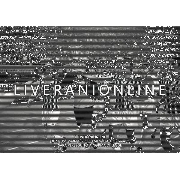 22-06-1983 TORINO- FINALE DI COPPA ITALIA JUVENTUS VERONA 3-0 NELLA FOTO I GIOCATORI DELLA JUVENTUS VINCONO LA COPPA ITALIA MARCO TARDELLI-LUCIANO BODINI-E ANTONIO CABRINI AG ALDO LIVERANI SAS