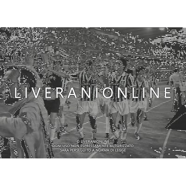 22-06-1983 TORINO- FINALE DI COPPA ITALIA JUVENTUS VERONA 3-0 NELLA FOTO I GIOCATORI DELLA JUVENTUS VINCONO LA COPPA ITALIA AG ALDO LIVERANI SAS