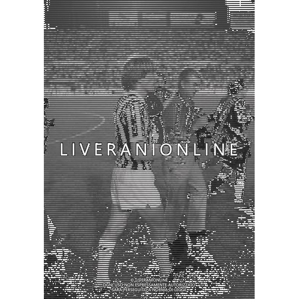 22-06-1983 TORINO- FINALE DI COPPA ITALIA JUVENTUS VERONA 3-0 NELLA FOTO MASSIMO BONINI CON LA COPPA ITALIA AG ALDO LIVERANI SAS