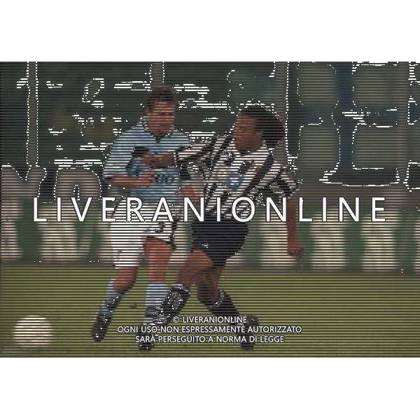29-08 1998 TORINO- SUPERCOPPA ITALIANA JUVENTUS LAZIO 1-2 NELLA FOTO GIORGIO VENTURINI E EDGARD DAVIDS AG ALDO LIVERANI SAS