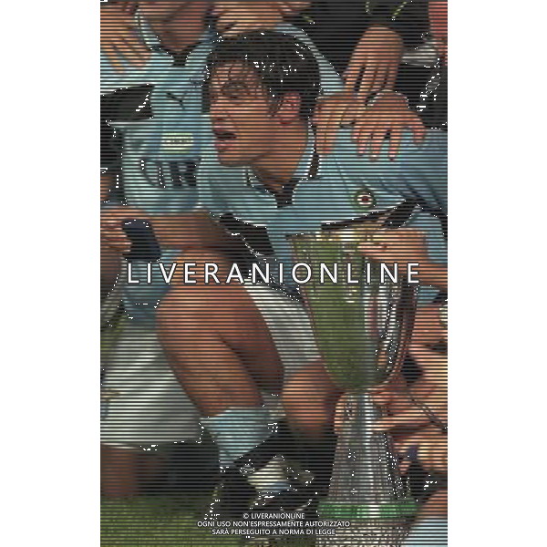 29-08 1998 TORINO- SUPERCOPPA ITALIANA JUVENTUS LAZIO 1-2 NELLA FOTO SERGIO CONCEICAO CON LA SUPERCOPPA ITALIANA AG ALDO LIVERANI SAS