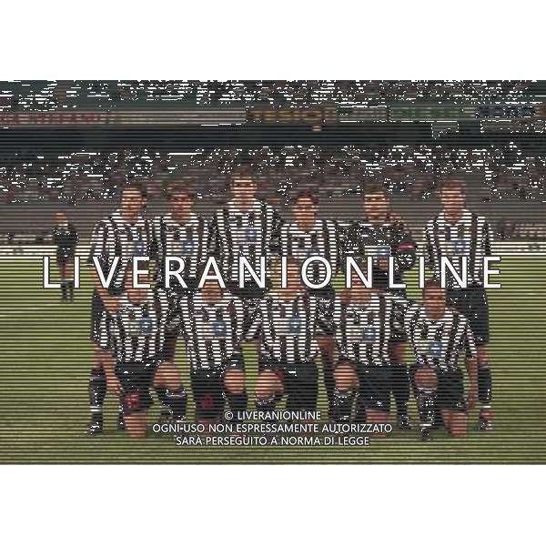 29-08 1998 TORINO- SUPERCOPPA ITALIANA JUVENTUS LAZIO 1-2 NELLA FOTO DA SINISTRA IN PIEDI MARK IULIANO-ALESSIO TACCHINARDI-IGOR TUDOR-FILIPPO INZAGHI-ANGELO PERUZZI-ZINEDINE ZIDANE SED DA SIN ALESSANDRO BIRINDELLI-ALESSANDRO DELPIERO-DIDIER DESCHAMPS-GIANLUCA PESSOTTO E EDGARD DAVIDS AG ALDO LIVERANI SAS