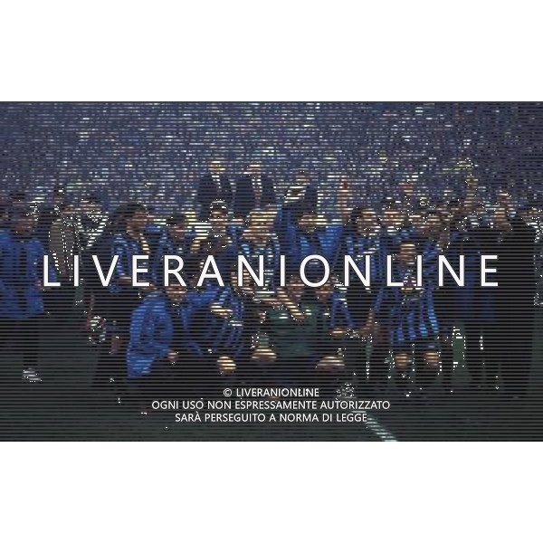 11-05-1994 MILANO FINALE DI COPPA UEFA INTER SALISBURGO 1-0 NELLA FOTO LA SQUADRA DELL\'INTER VINCE LA COPPA UEFA AG ALDO LIVERANI SAS