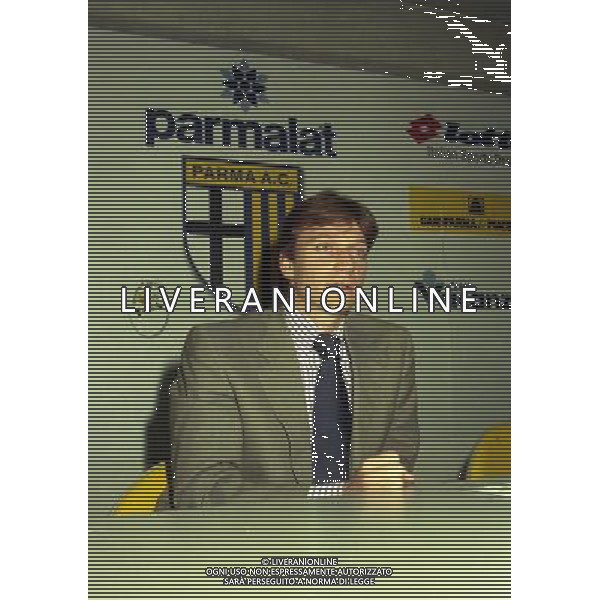 1999- PARMA PRESENTAZIONE DEL NUOVO GIOCATORE MARCIO AMOROSO NELLA FOTO STEFANO TANZI PRESIDENTE PARMA CALCIO AG ALDO LIVERANI SAS