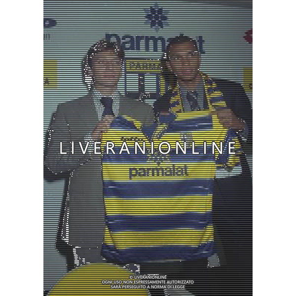 1999- PARMA PRESENTAZIONE DEL NUOVO GIOCATORE MARCIO AMOROSO NELLA FOTO STEFANO TANZI CON MARCIO AMOROSO AG ALDO LIVERANI SAS
