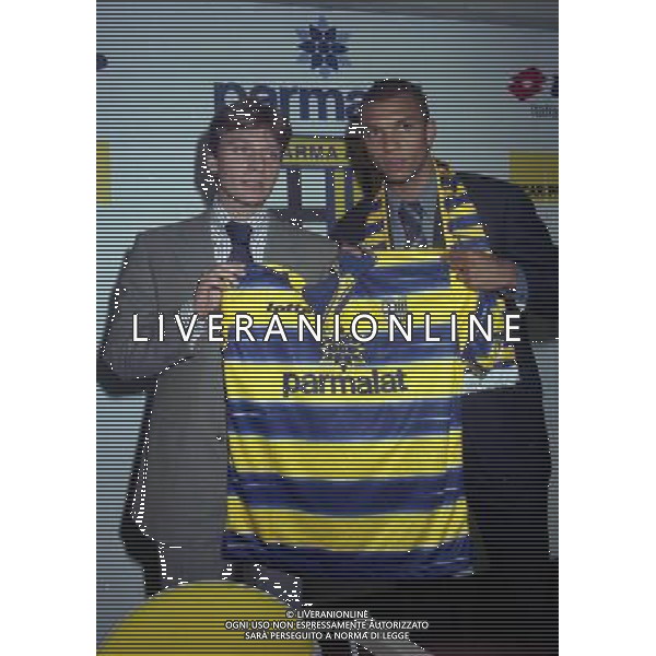 1999- PARMA PRESENTAZIONE DEL NUOVO GIOCATORE MARCIO AMOROSO NELLA FOTO STEFANO TANZI CON MARCIO AMOROSO AG ALDO LIVERANI SAS