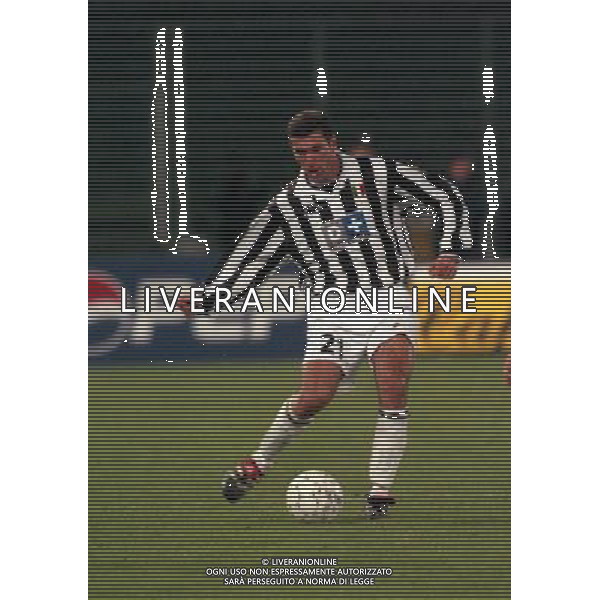 27-10-1998 TORINO-COPPA ITALIA JUVENTUS VENEZIA 1-1 NELLA FOTO ZINEDINE ZIDANE AG ALDO LIVERANI SAS
